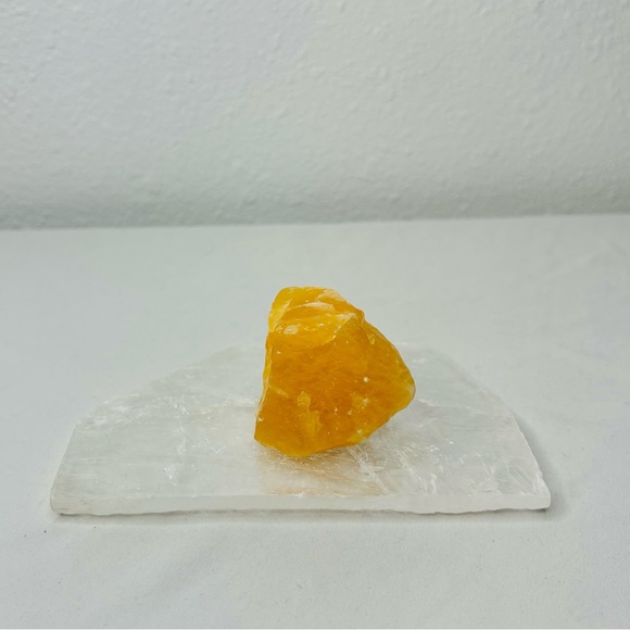 Yellow Calcite Crystal - Picture 4 of 4